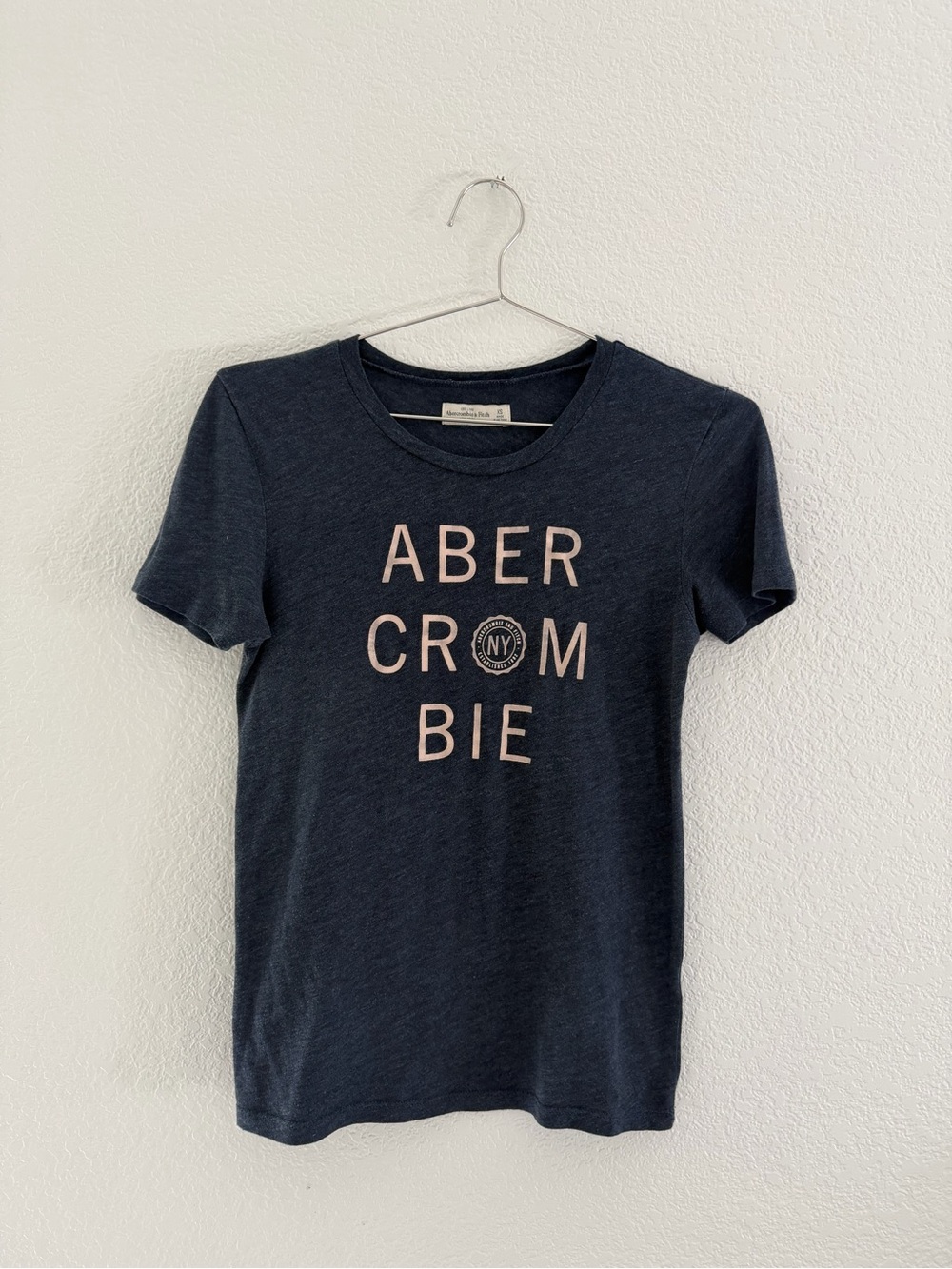 ABERCROMBIE & FITCH Vintage Navy Tee with Logo Size XS